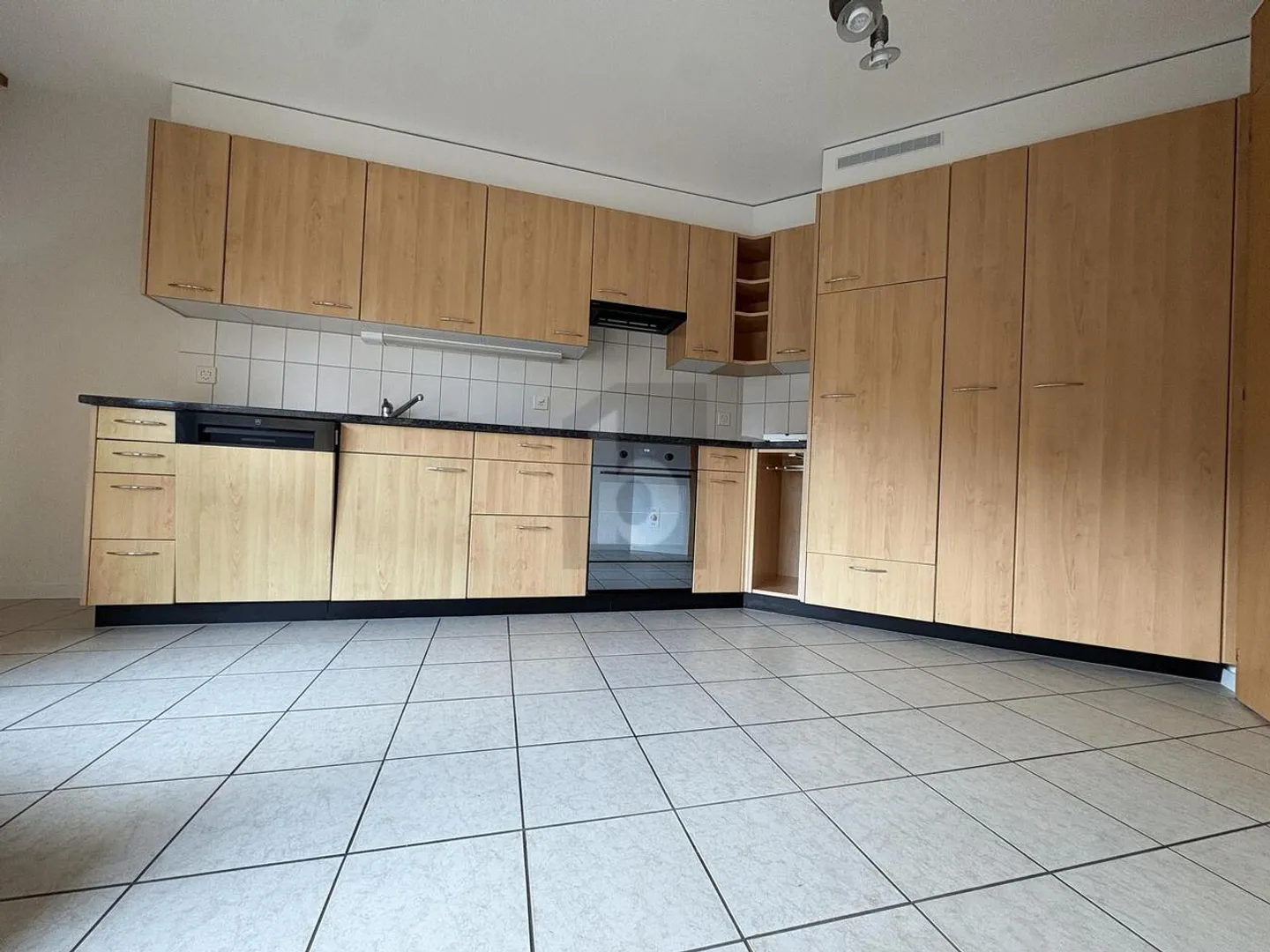 PLAN D'ETAGE PRATIQUE AVEC 2 BALCONS! - Photo 2 sur 5