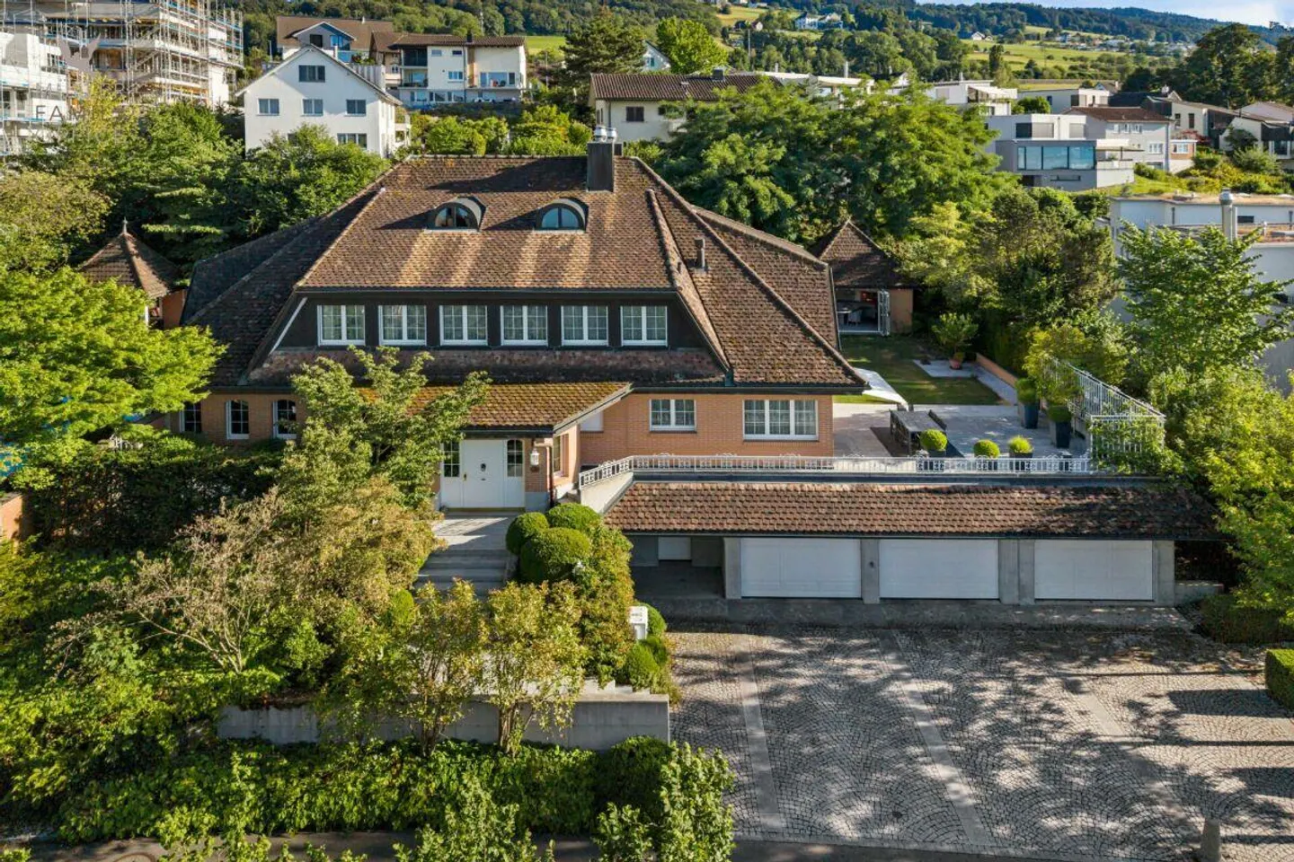Charmante Villa mit Pool und Garten - Foto 4 von 13
