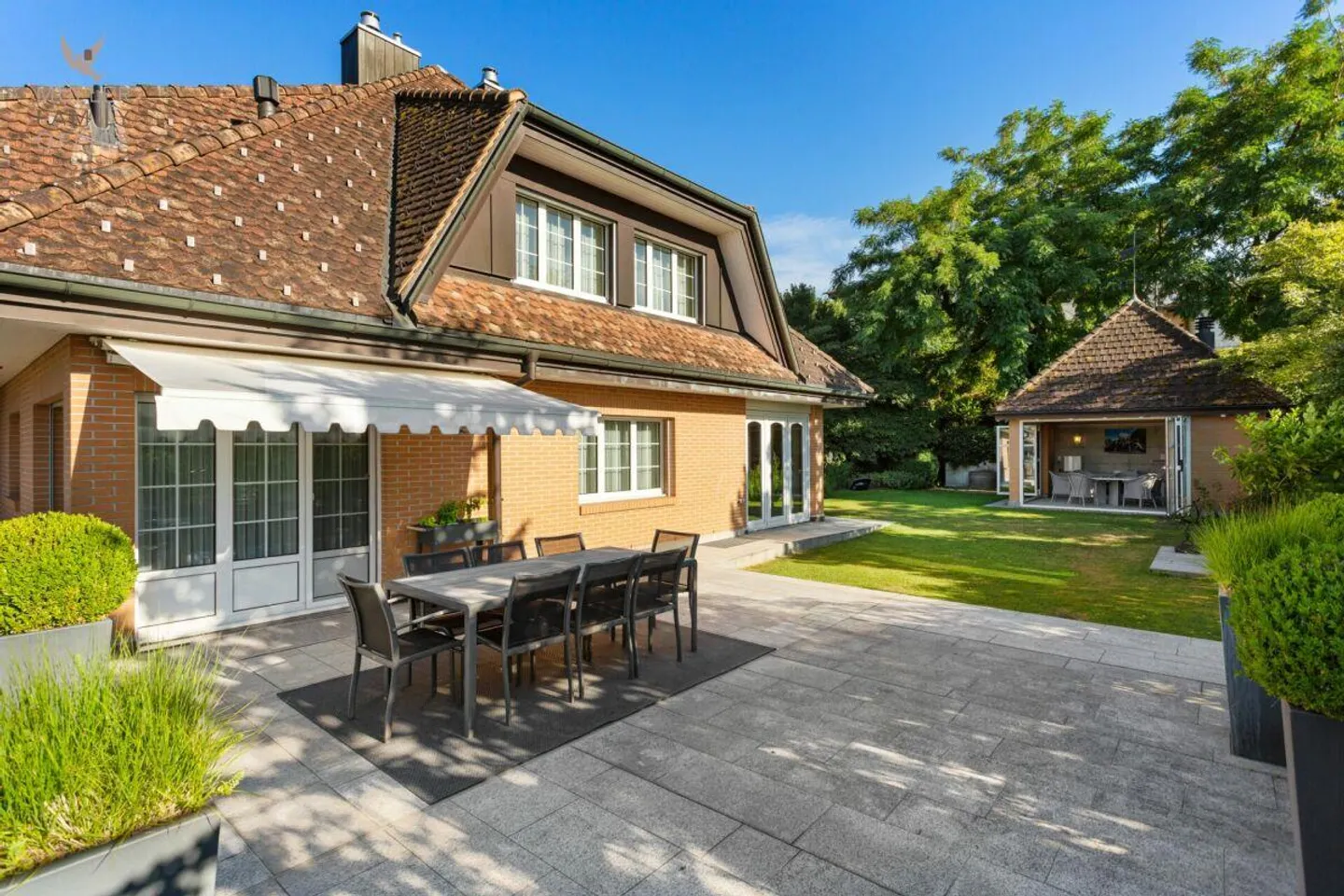 Charmante Villa mit Pool und Garten - Foto 6 von 13