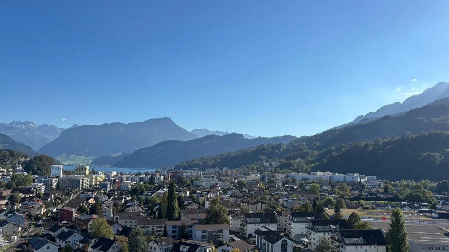 Exklusives Apartment im Pilatus-Tower - Foto 1 von 7