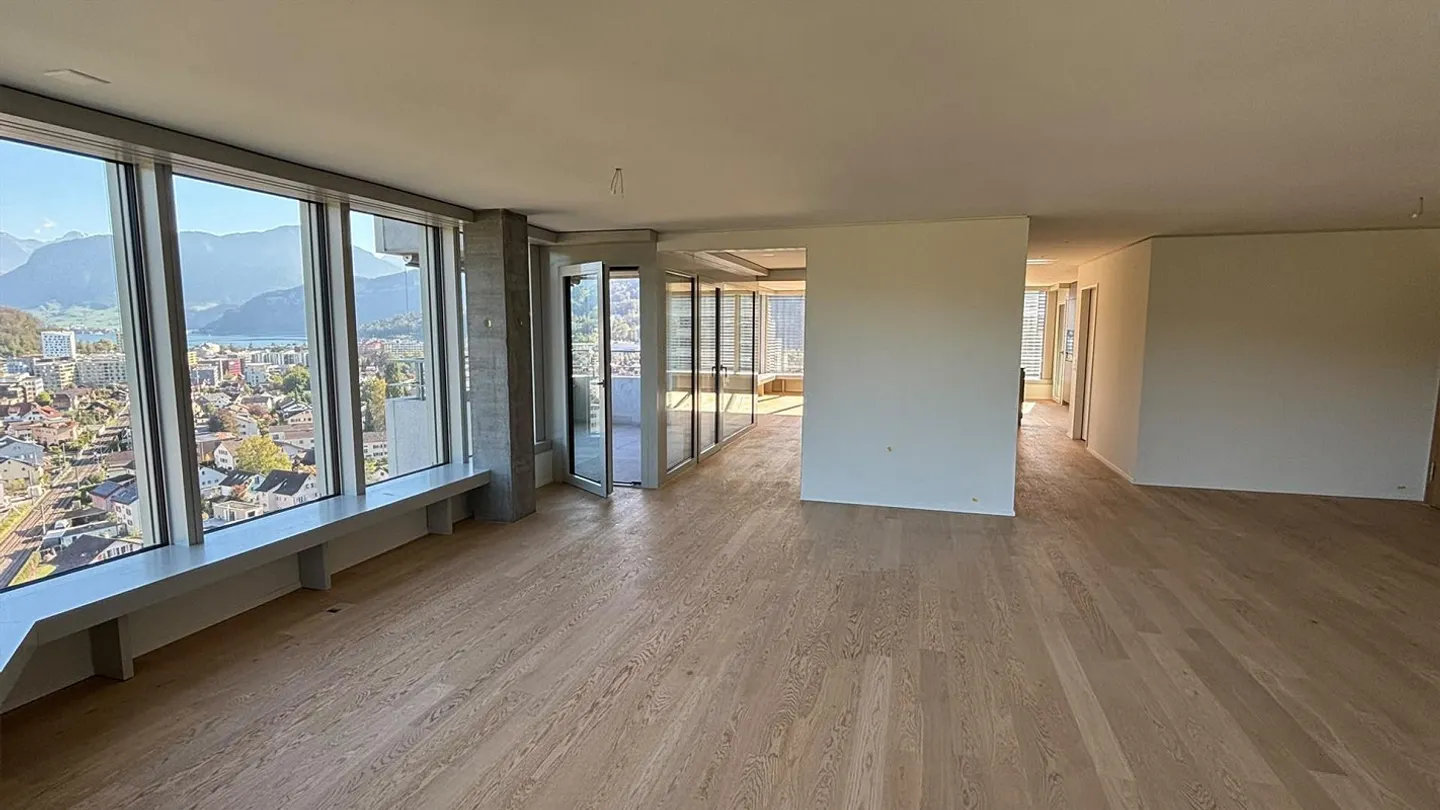 Exklusives Apartment im Pilatus-Tower - Foto 2 von 7