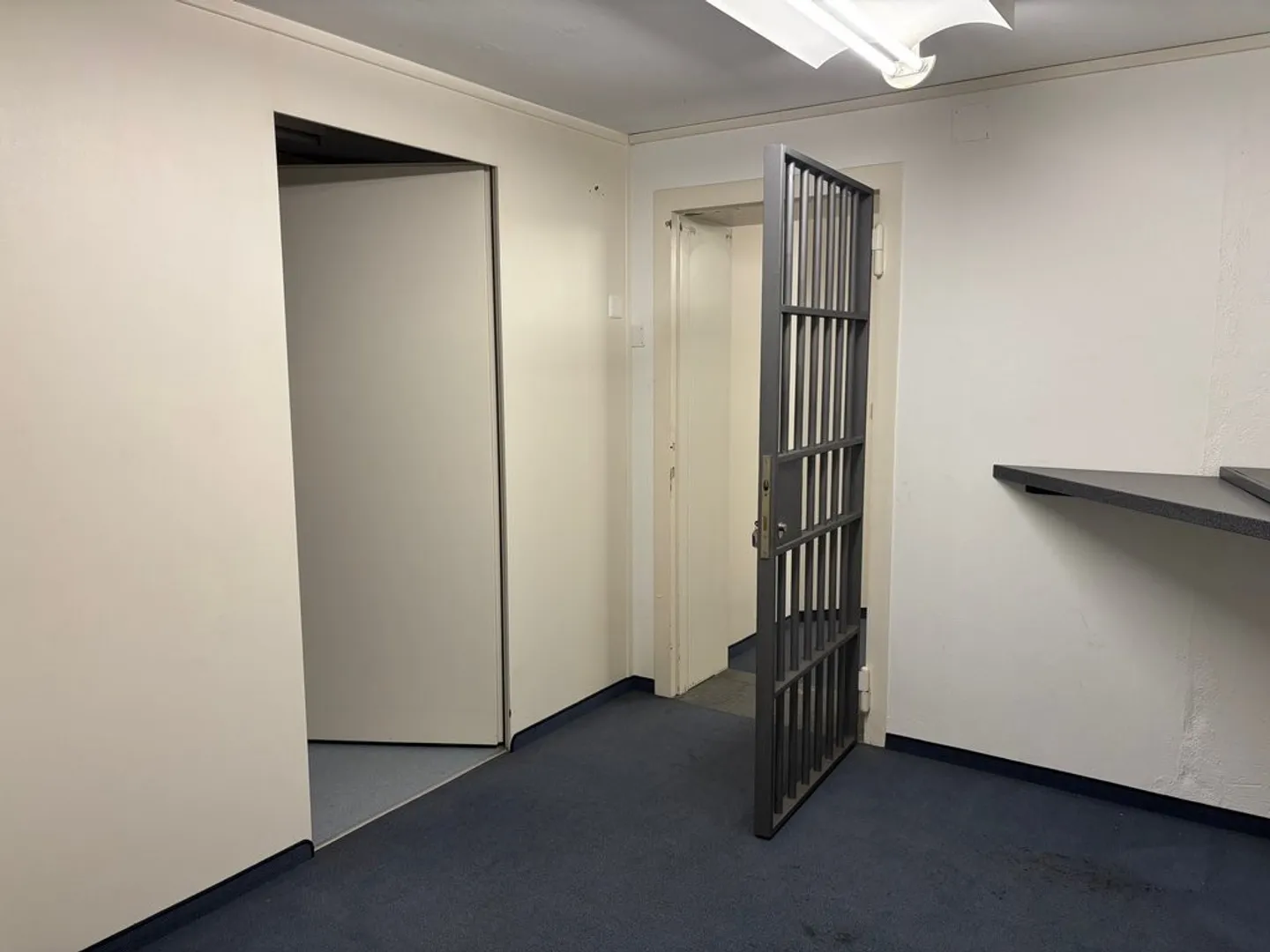 Espace de stockage en deux parties au centre de Herisau - Photo 5 sur 5