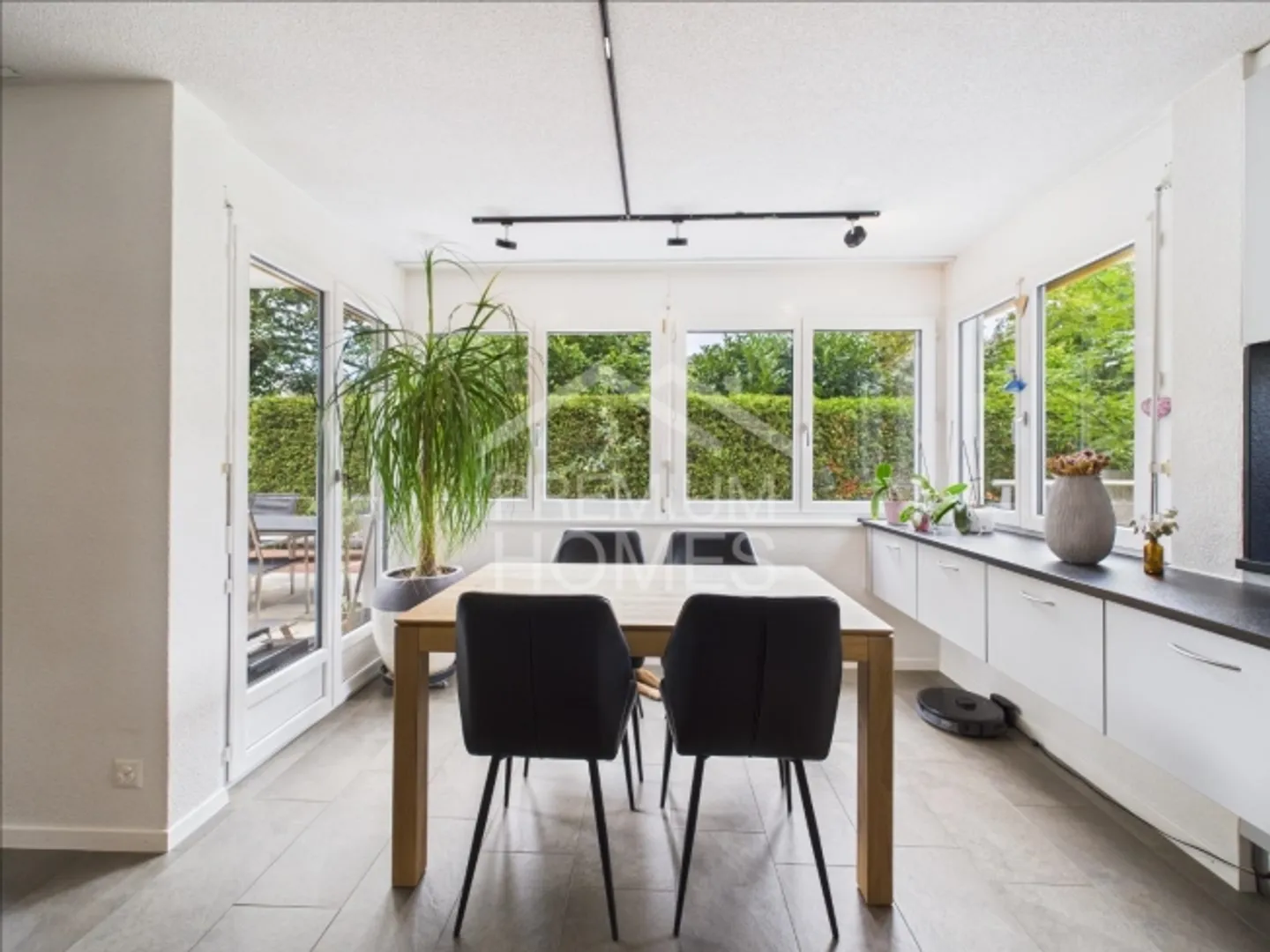 Your Triplex Oasis with Private Garden - Photo 3 of 4