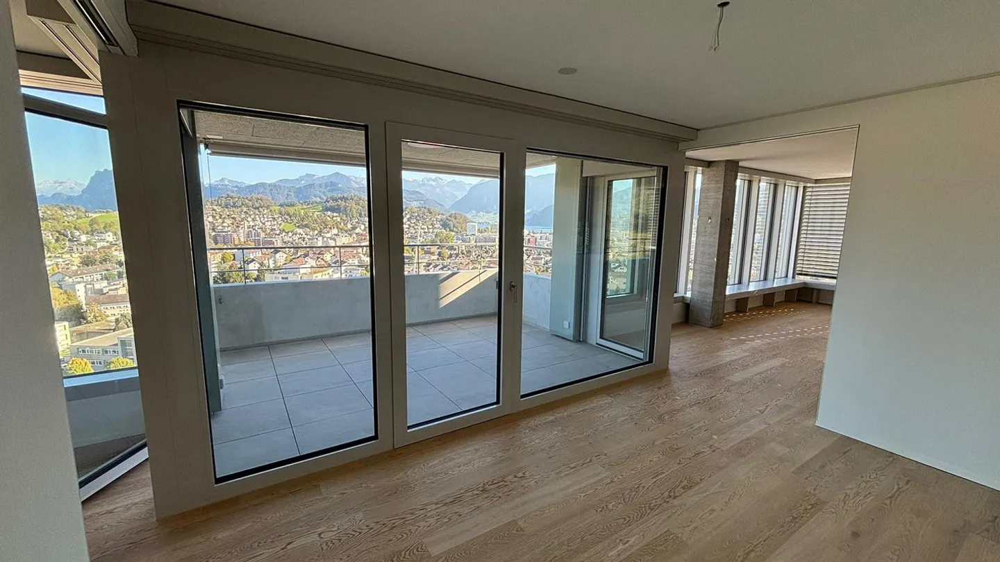 Exklusives Apartment im Pilatus-Tower - Foto 3 von 7