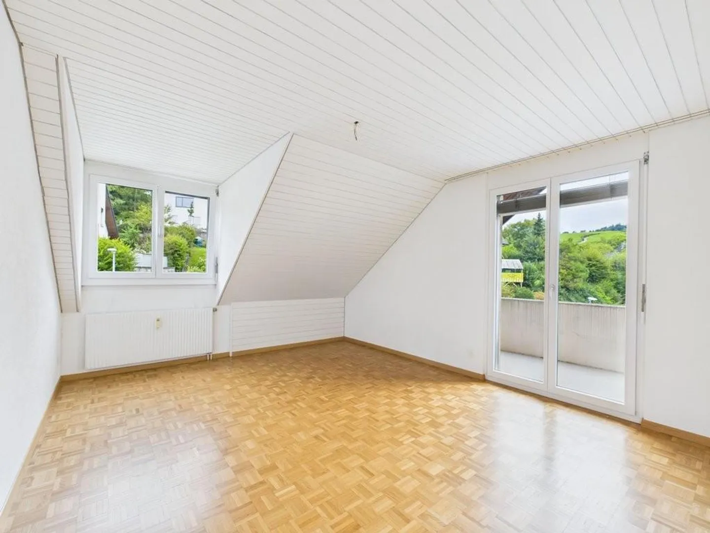 Cozy 3.5-Room Attic Apartment - Photo 3 of 10