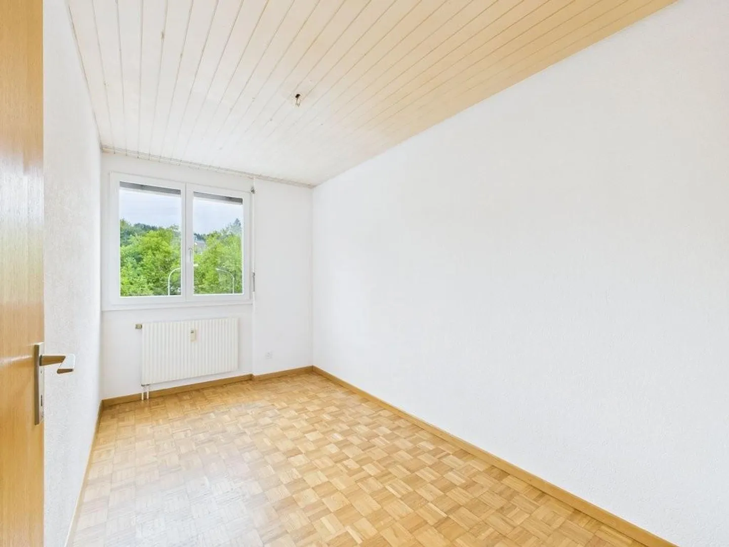 Cozy 3.5-Room Attic Apartment - Photo 4 of 10
