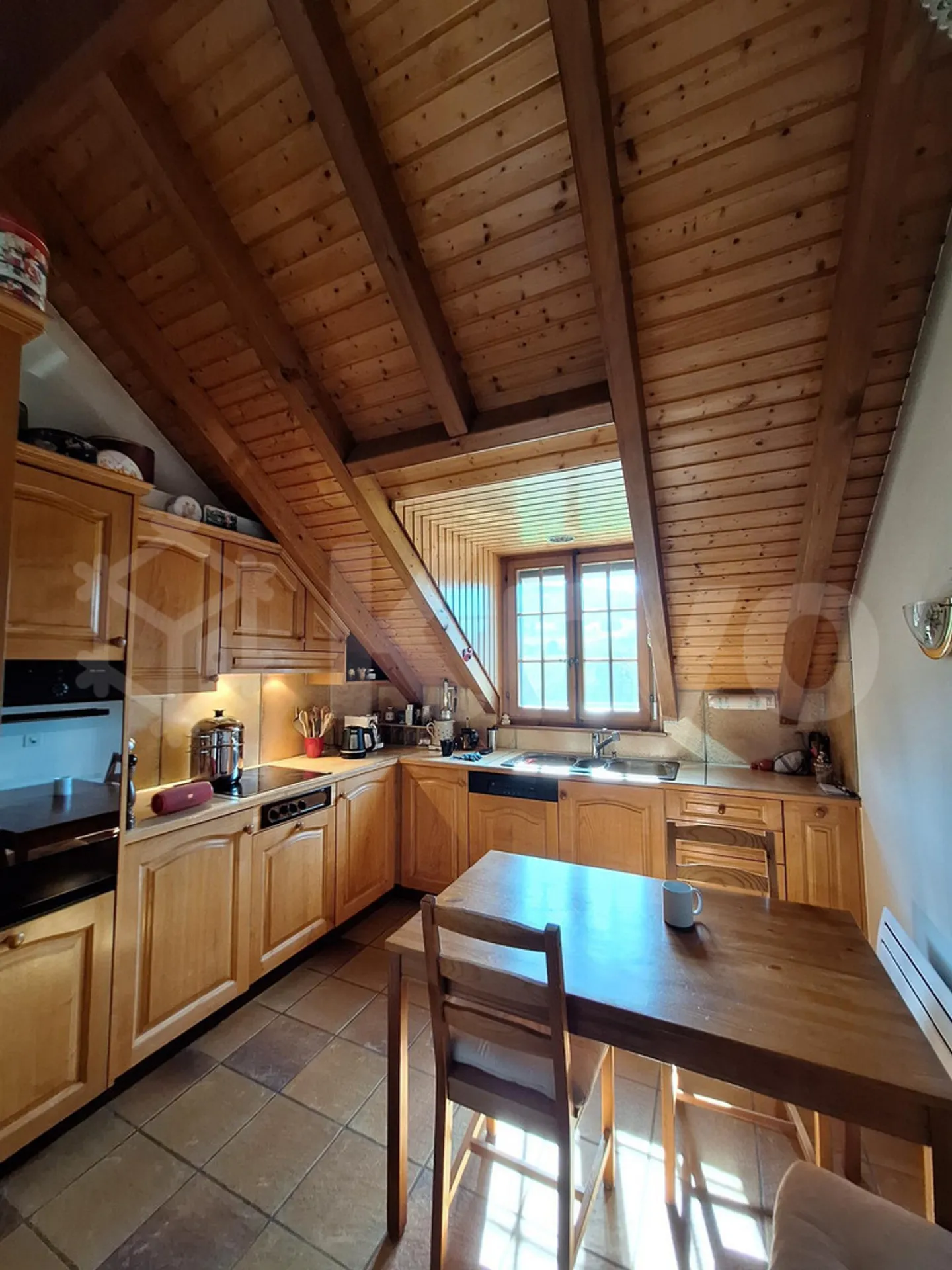 For rent in Puidoux beautiful 5-room apartment located on the 3rd floor. - Photo 3 of 4