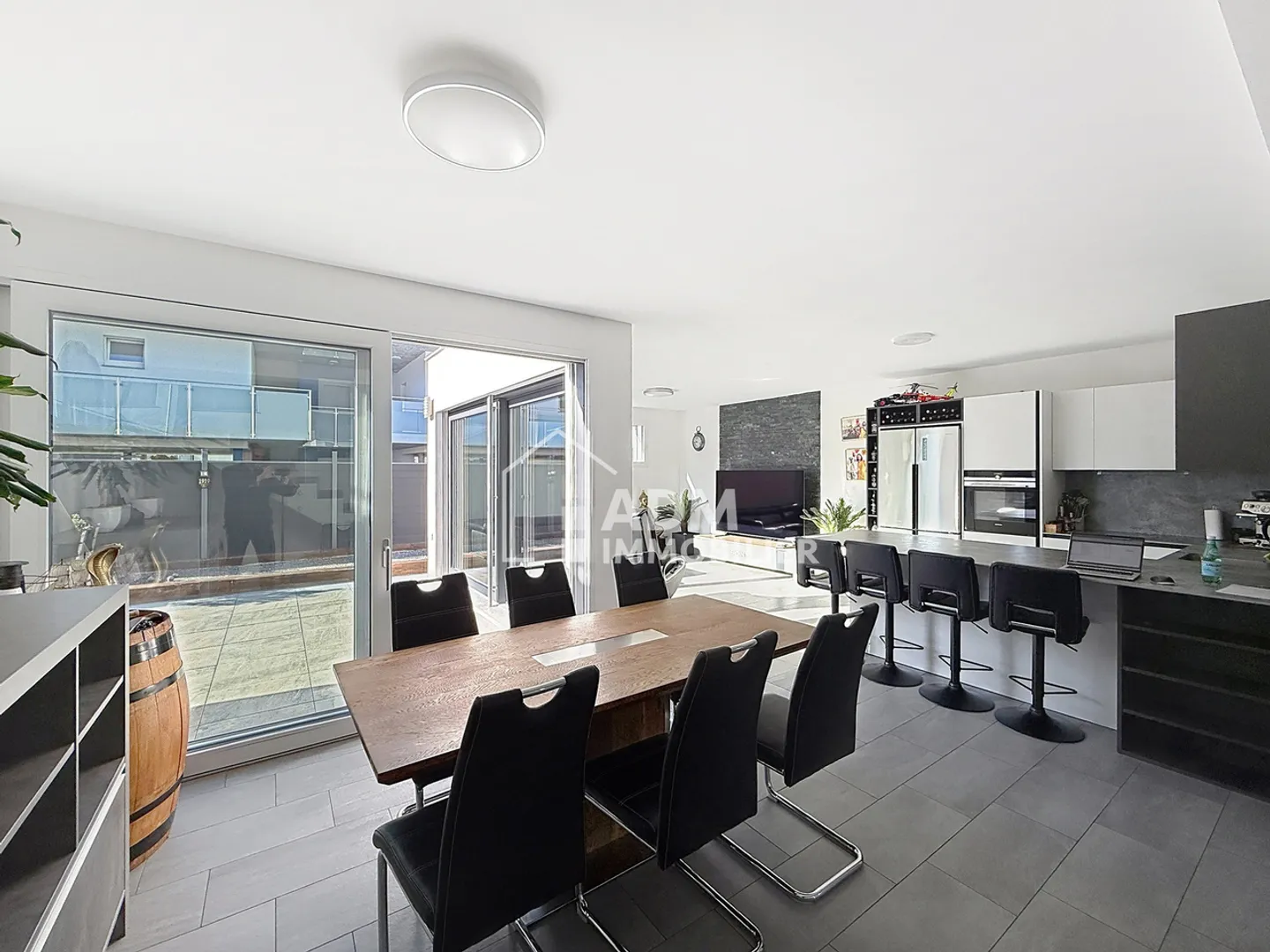 Saillon, contemporary house with 4.5 rooms and landscaped exteriors - Photo 3 of 17