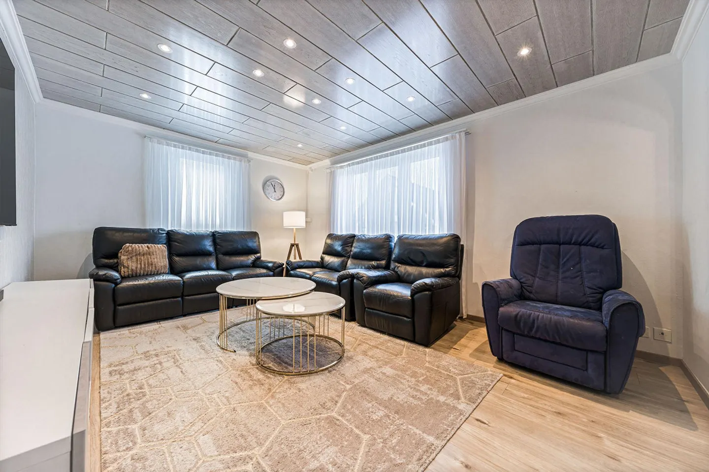 Attractive house with plenty of space and charm - Photo 2 of 12