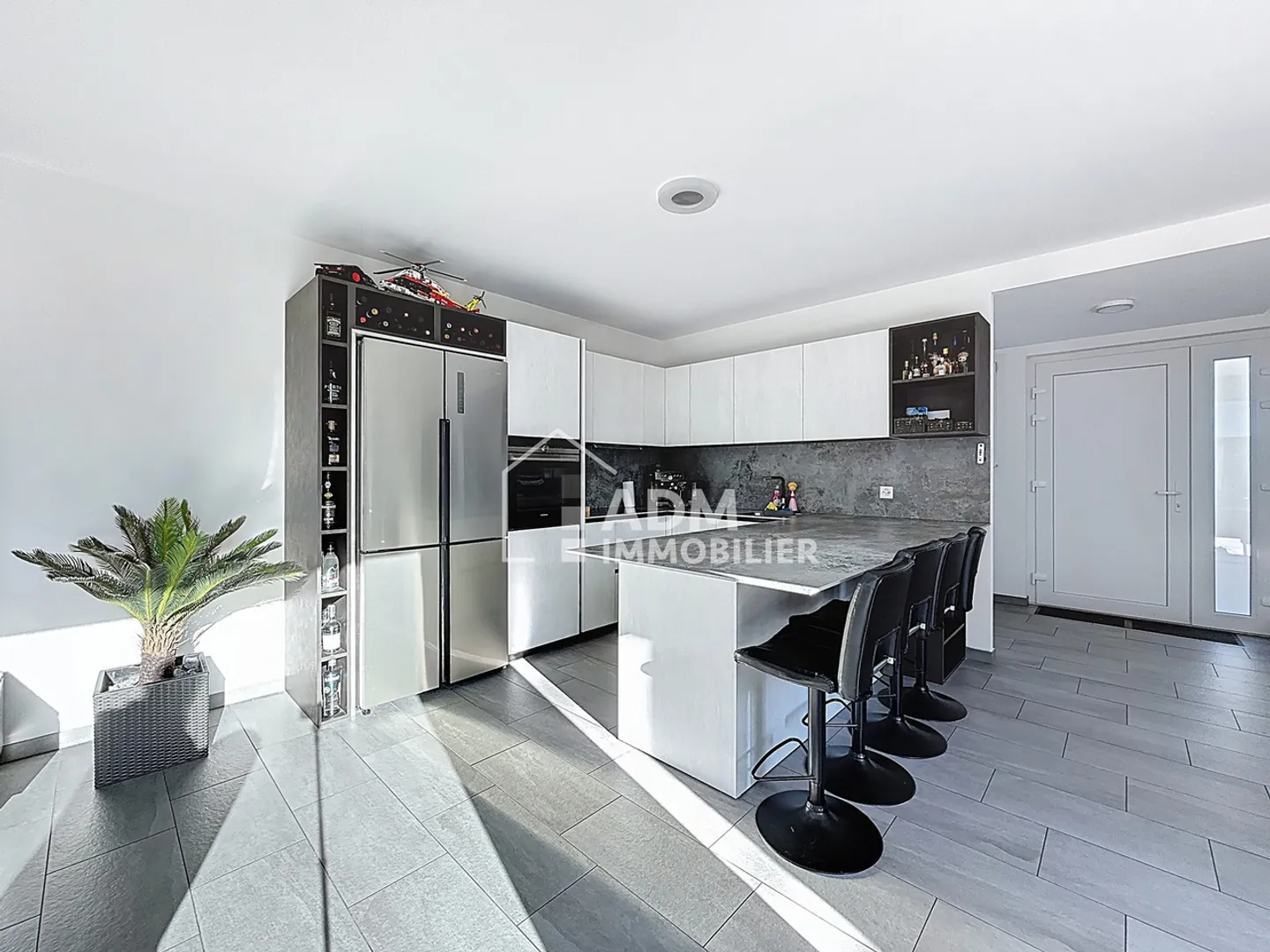 Saillon, contemporary house with 4.5 rooms and landscaped exteriors - Photo 5 of 17