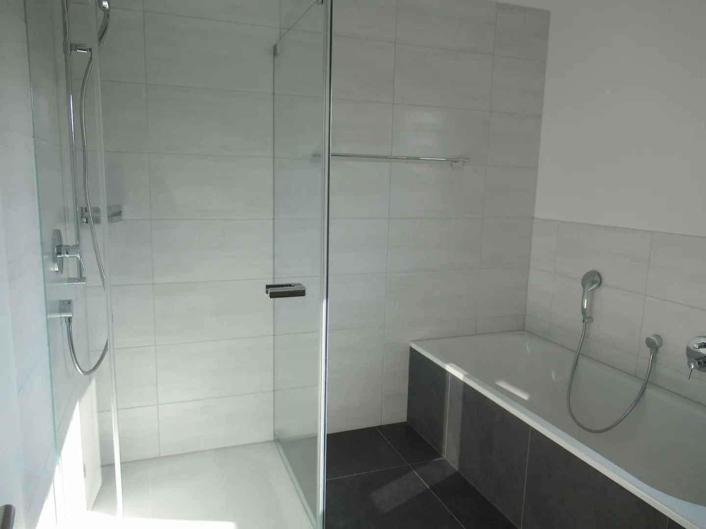 Spacious 3.5 Room Apartment - Photo 8 of 15