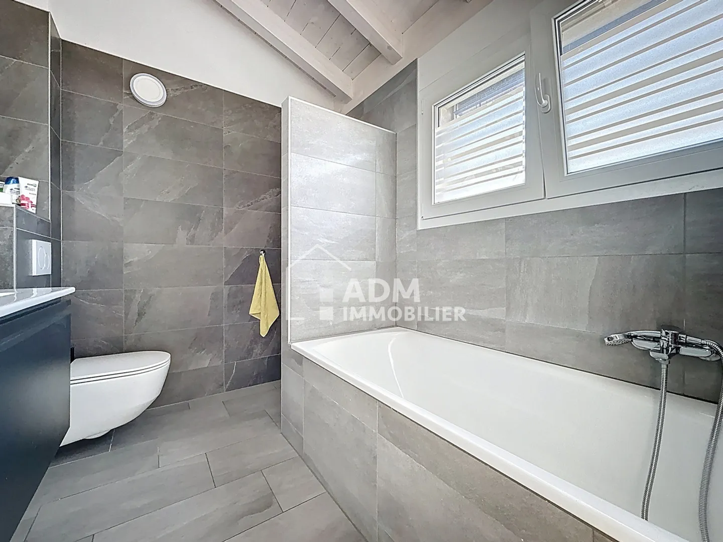 Saillon, contemporary house with 4.5 rooms and landscaped exteriors - Photo 13 of 17