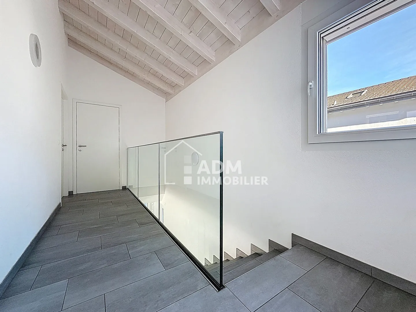 Saillon, contemporary house with 4.5 rooms and landscaped exteriors - Photo 14 of 17