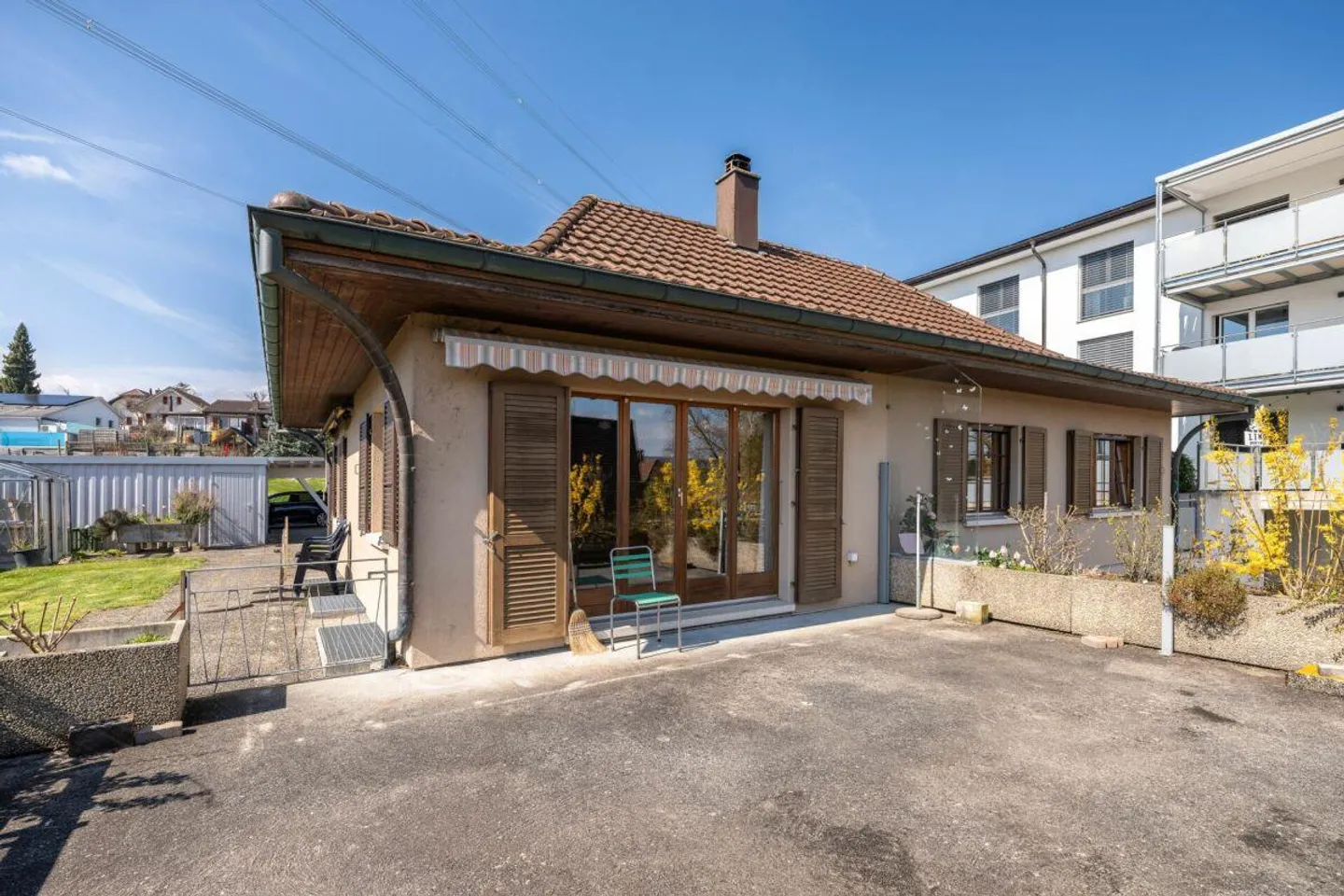 4.5-Room Single-Family House with Studio Apartment - Photo 3 of 14