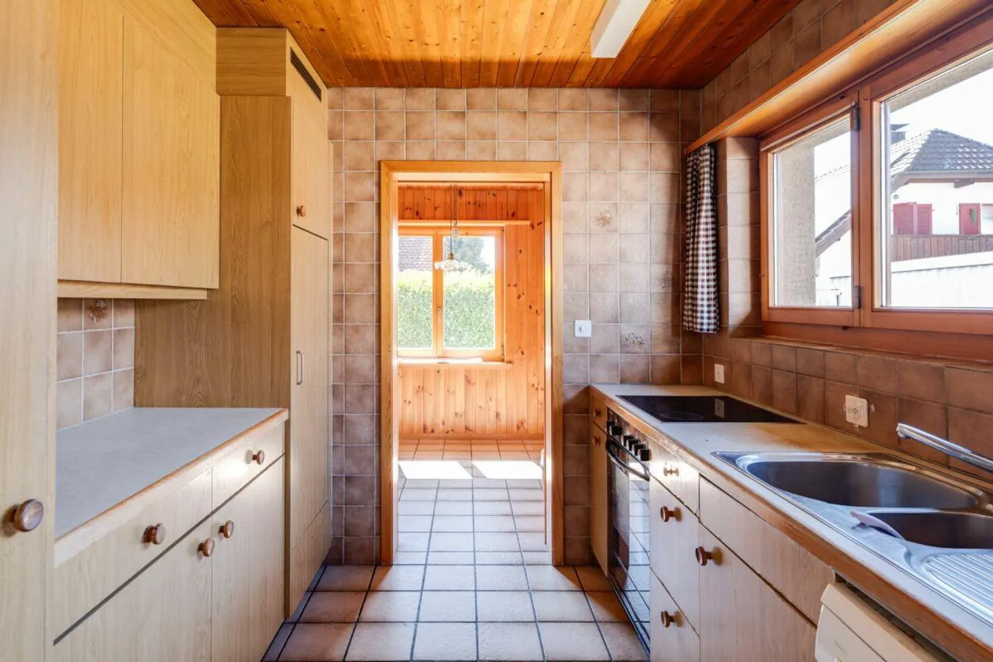 4.5-Room Single-Family House with Studio Apartment - Photo 6 of 14