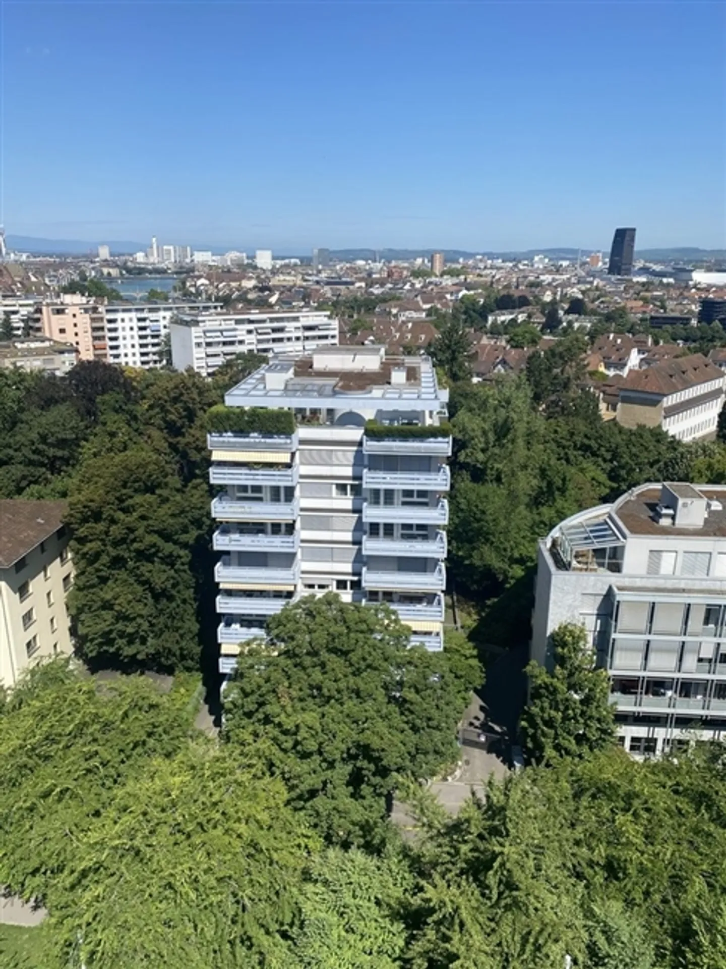 À la recherche d'un appartement central en ville - Photo 1 sur 11