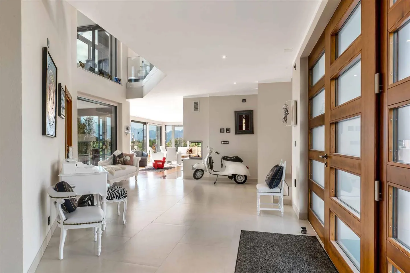 Divine 10-Room Property with Stunning Views of the Freiburg Pre-Alps for Sale in Sorens (Gruyère) - Photo 8 of 13