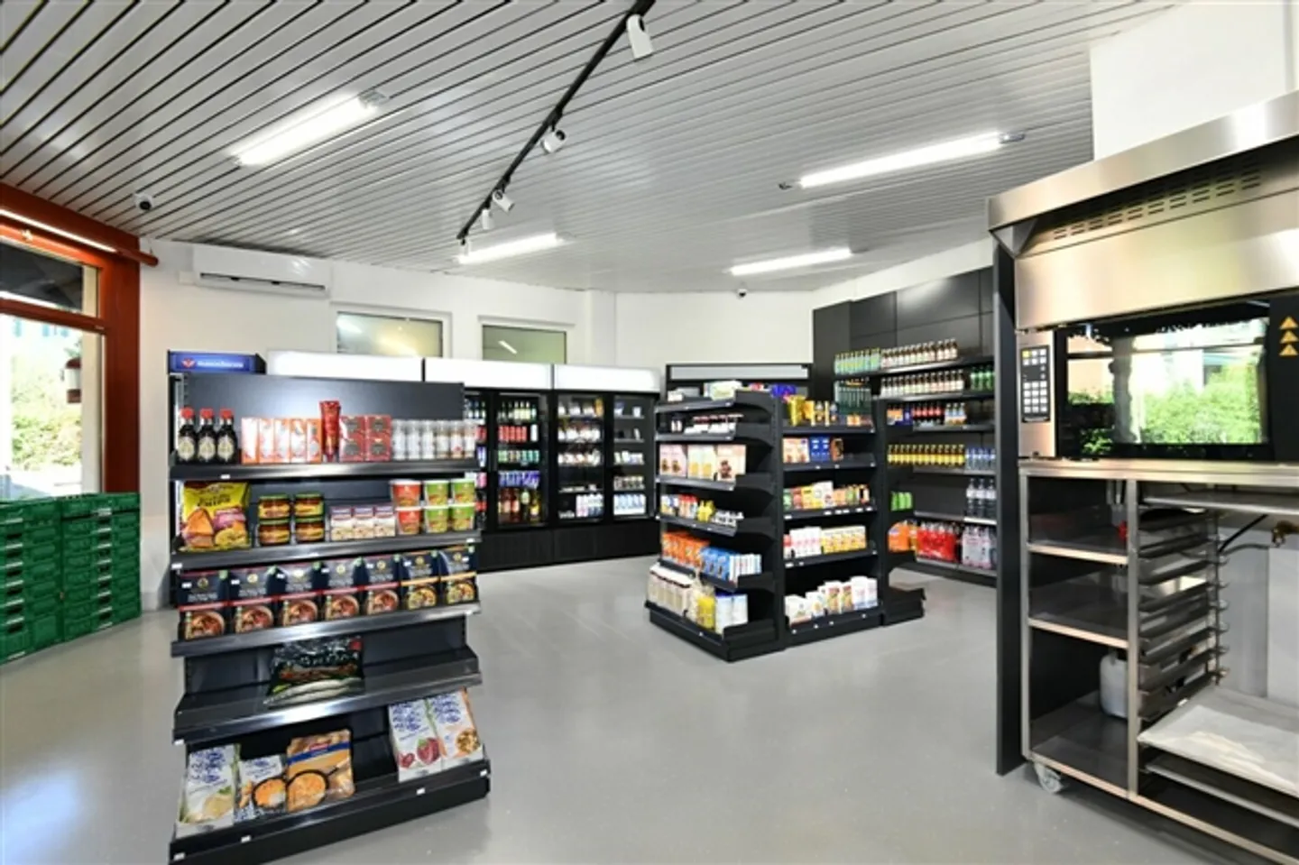 BOUTIQUE AU COEUR DE WALLISELLEN - Photo 3 sur 9