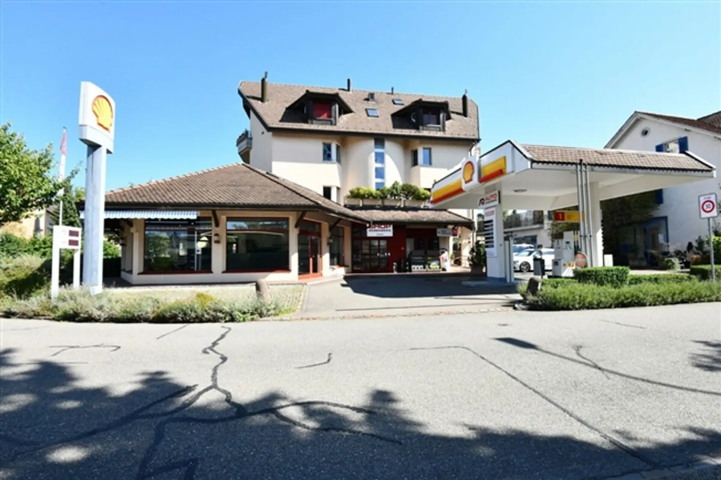 BOUTIQUE AU COEUR DE WALLISELLEN - Photo 9 sur 9