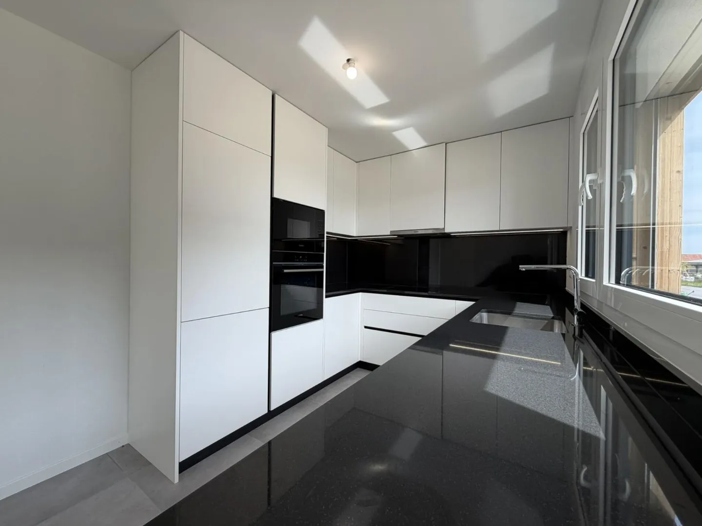 3.5-room apartment on the 1st floor in Siselen - Photo 2 of 9