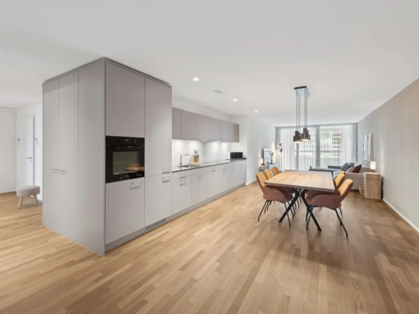 Appartements meublés avec une ambiance de Madrid directement dans le plus grand centre commercial de Suisse! - Photo 3 sur 11