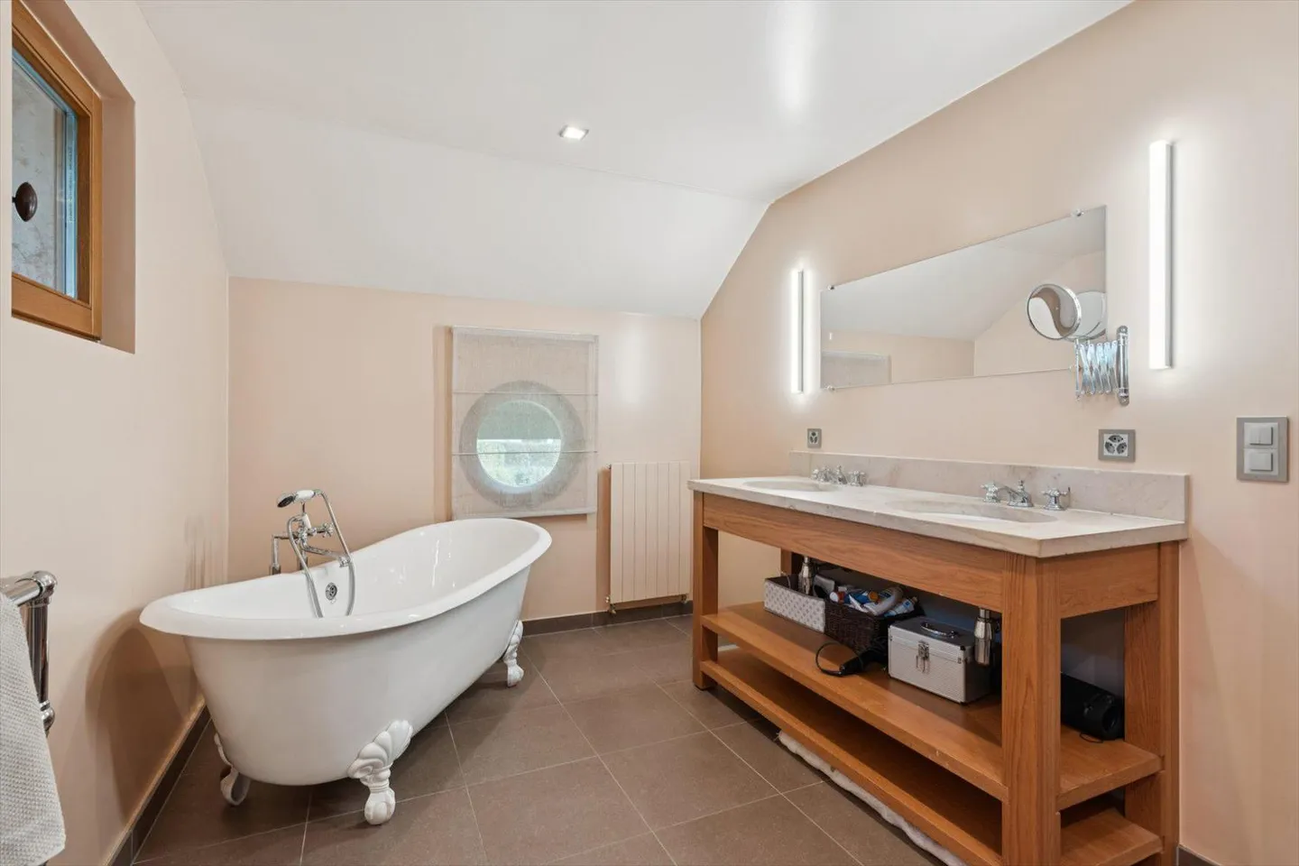 Elegante casa familiare nel cuore della campagna ginevrina - Foto 7 di 10