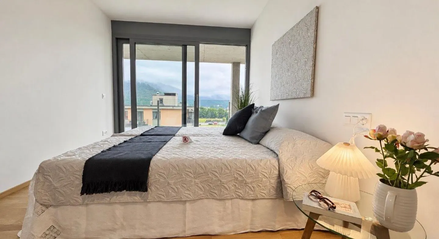 Gravesano - elegantes 2,5-Zimmer-Apartment mit großer Panoramaterrasse - Foto 22 von 27