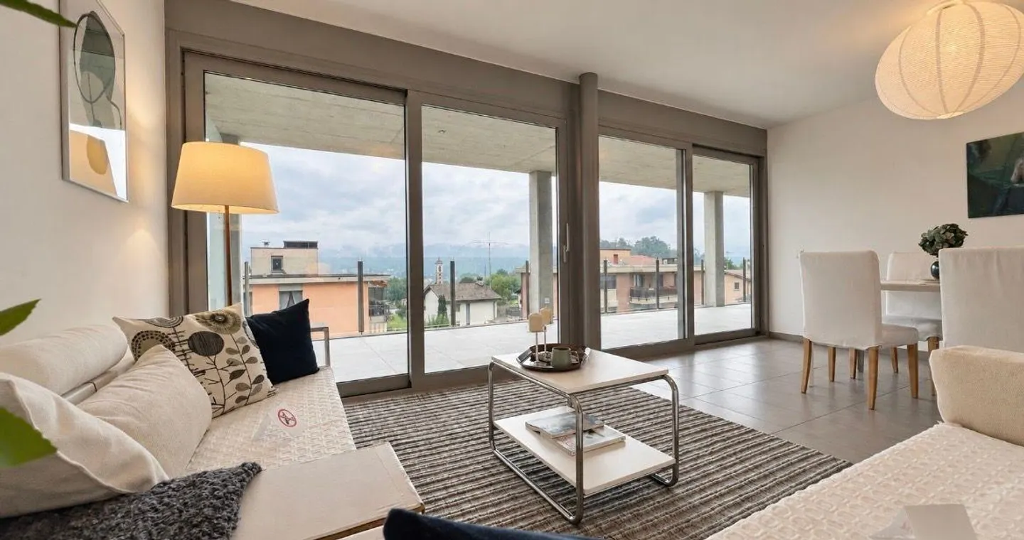 Gravesano - elegantes 2,5-Zimmer-Apartment mit großer Panoramaterrasse - Foto 25 von 27