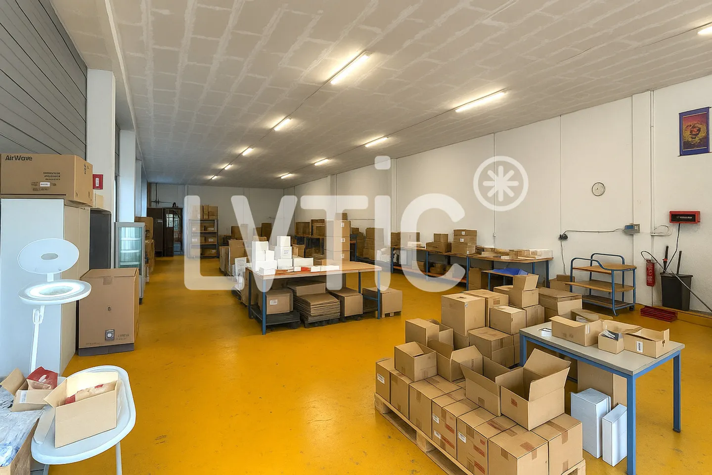 Entrepôt de 291 m2 à louer près de Vevey - Photo 1 sur 5