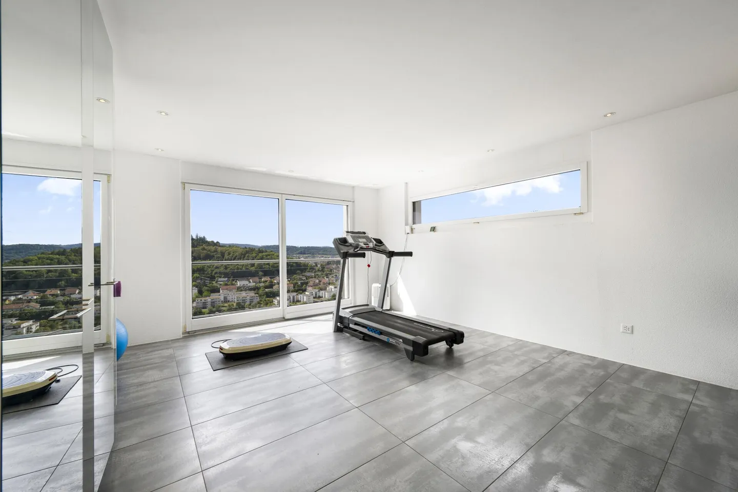 Geräumiges Haus mit atemberaubender Aussicht - Foto 13 von 18