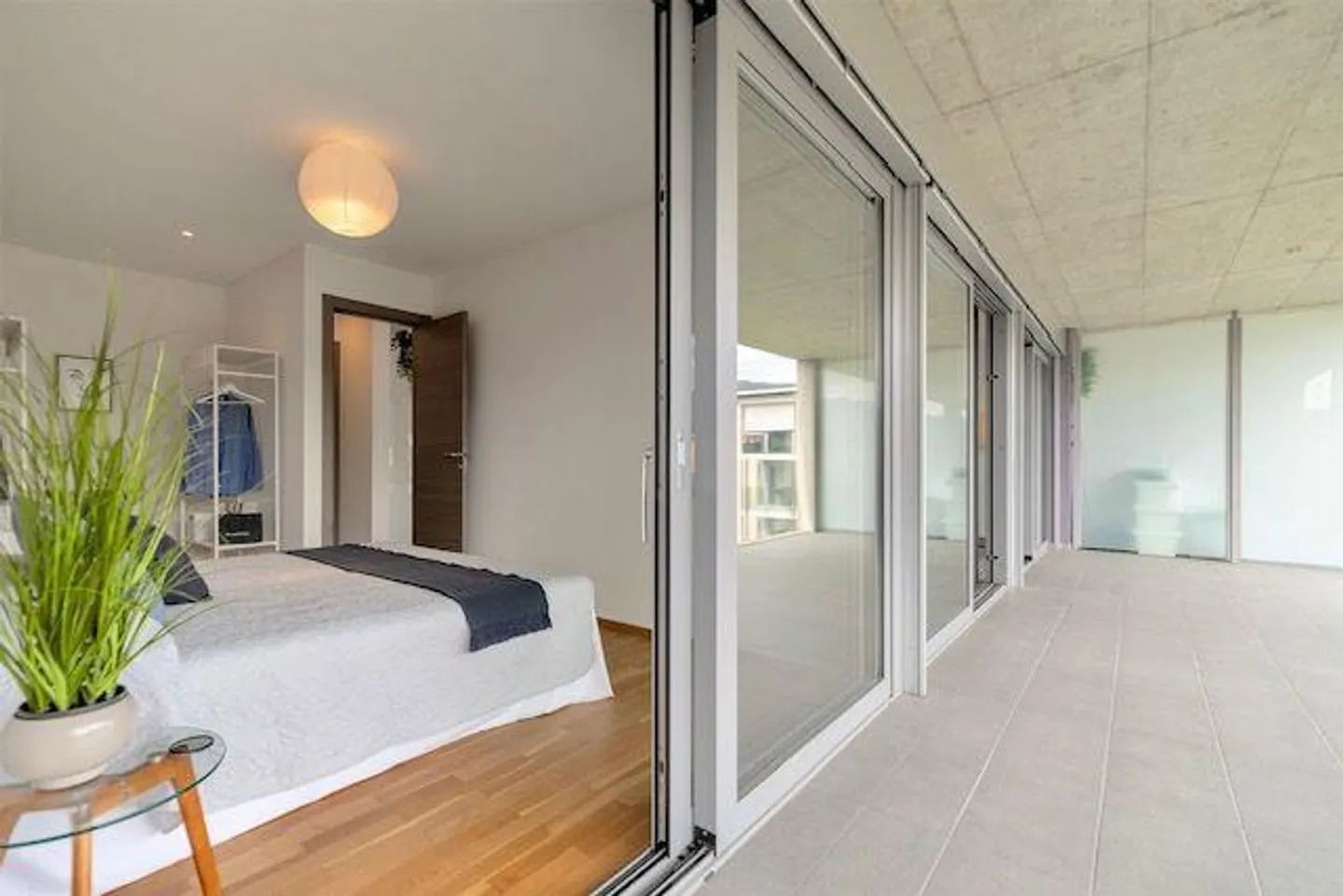 Gravesano - elegantes 2,5-Zimmer-Apartment mit großer Panoramaterrasse - Foto 18 von 27