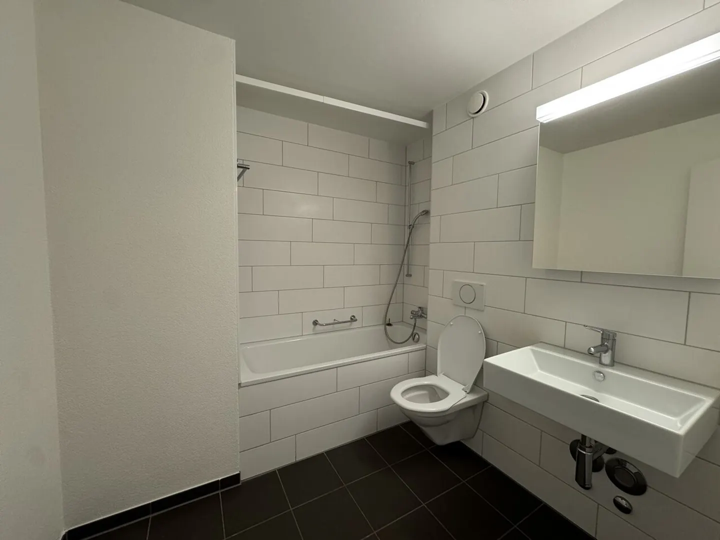 Appartement moderne 4.5 pièces avec balcon - Photo 5 sur 8