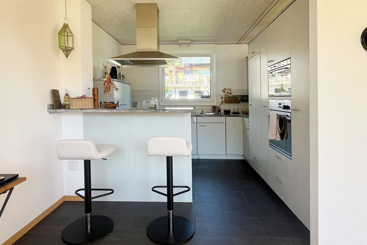 Central Located Maisonette Penthouse Apartment with View into the Green - Photo 4 of 10