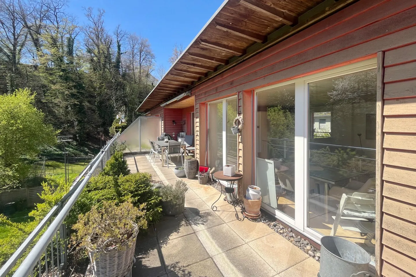 Central Located Maisonette Penthouse Apartment with View into the Green - Photo 5 of 10