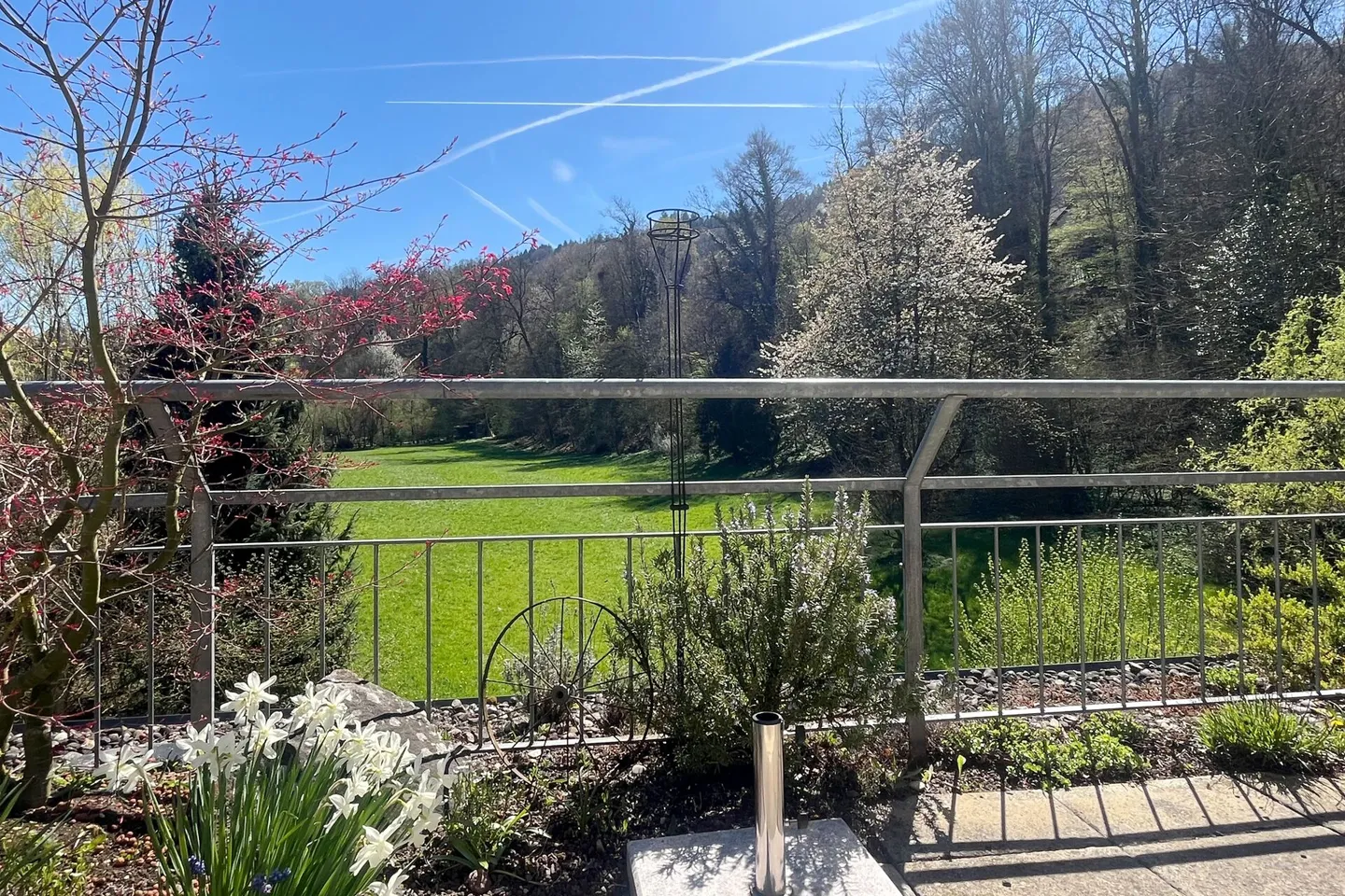 Central Located Maisonette Penthouse Apartment with View into the Green - Photo 6 of 10