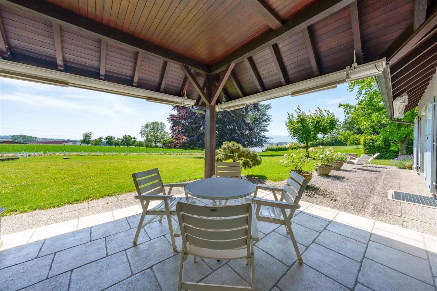 Propriété vaudoise de caractère au cour d'un écrin de verdure - Photo 9 sur 11