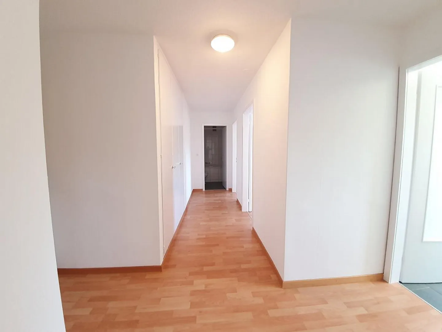 Modern, beautiful apartment in a central location - Photo 7 of 10