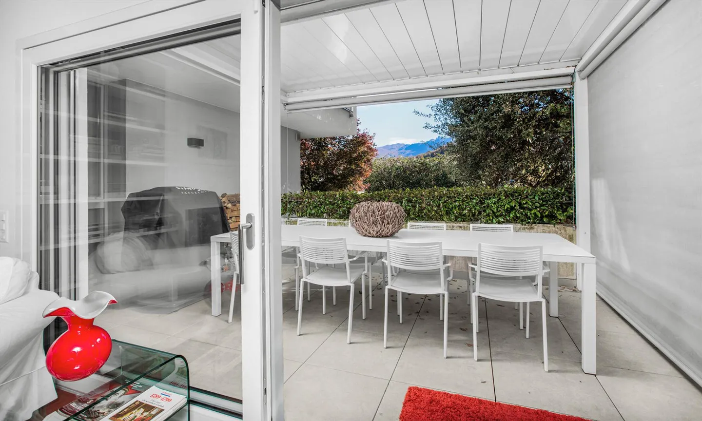 EXKLUSIVE DESIGN-VILLA MIT 6.5 ZIMMERN IN TAVERNE - TORRICELLA - Foto 3 von 9