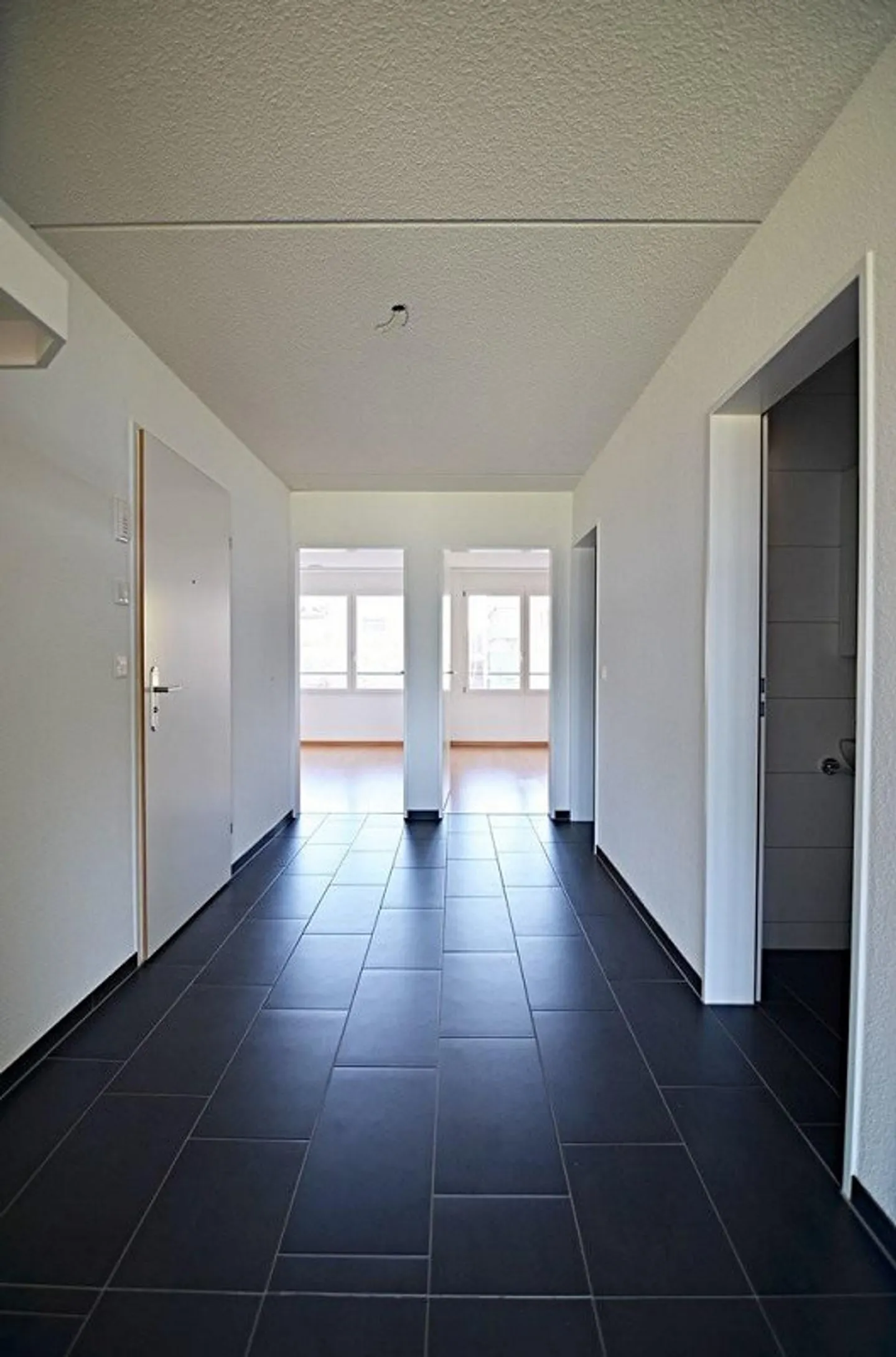 Geräumige 3.5 Zimmer Wohnung - Foto 3 von 7