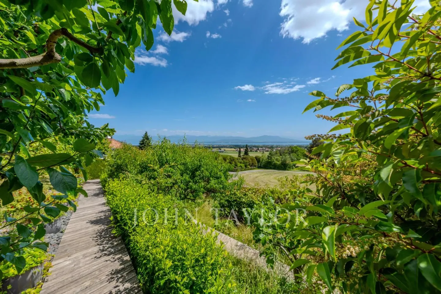 Luxushaus mit Seeblick - Foto 12 von 13