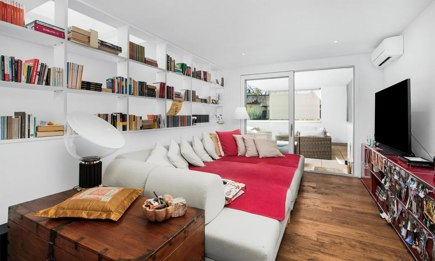 EXKLUSIVE DESIGN-VILLA MIT 6.5 ZIMMERN IN TAVERNE - TORRICELLA - Foto 7 von 9