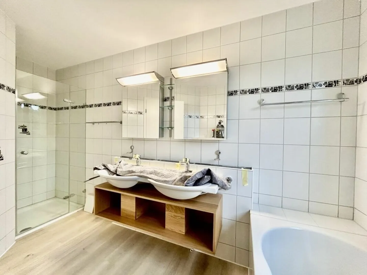 Appartamento duplex moderno di 5,5 locali in una posizione tranquilla a Möhlin - Foto 4 di 11