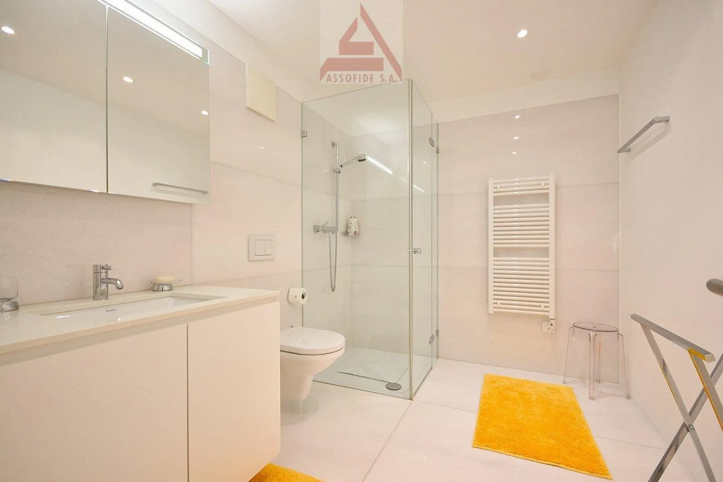 Between Heaven and Lake - Photo 5 of 7