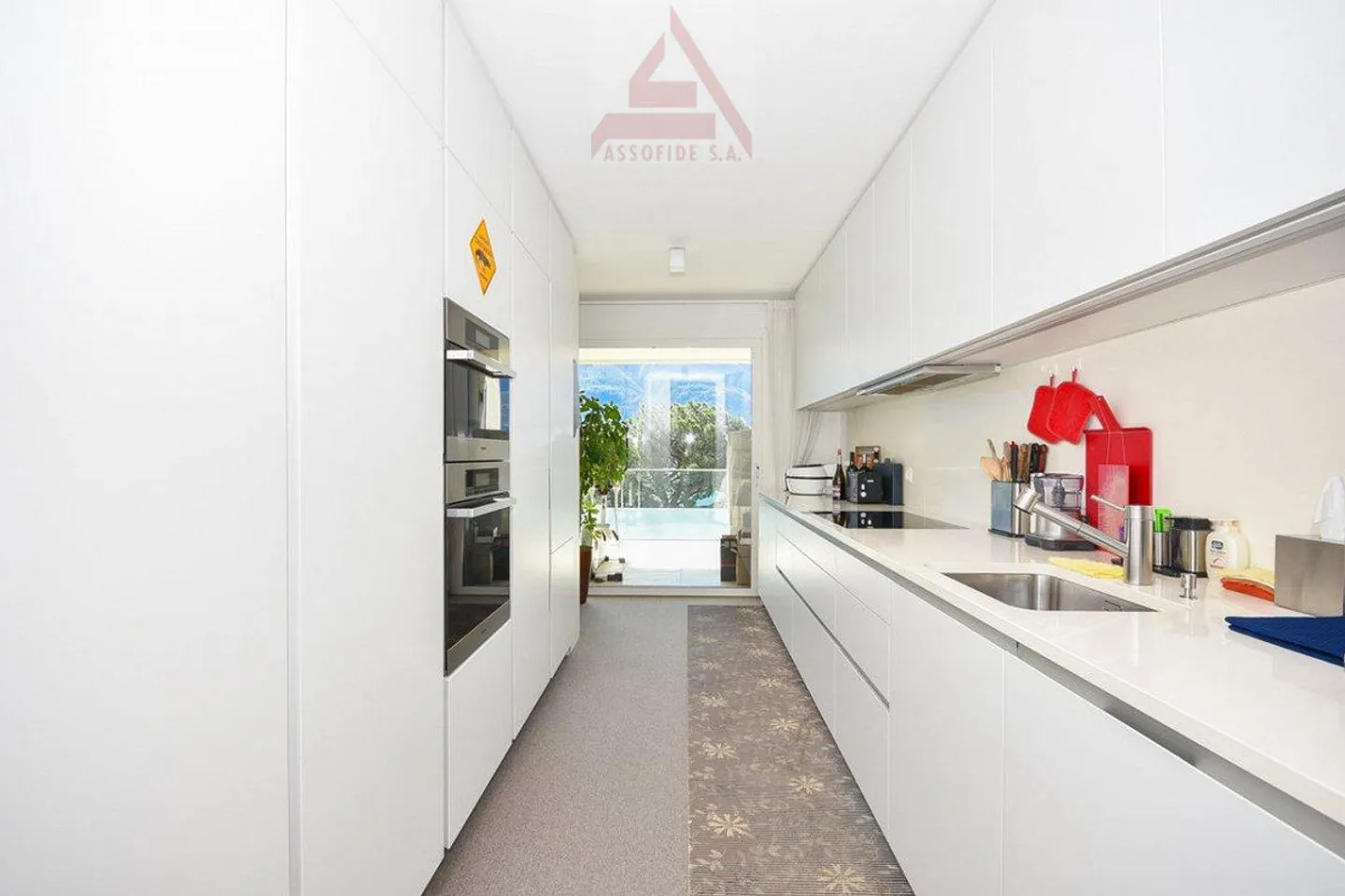 Between Heaven and Lake - Photo 2 of 7