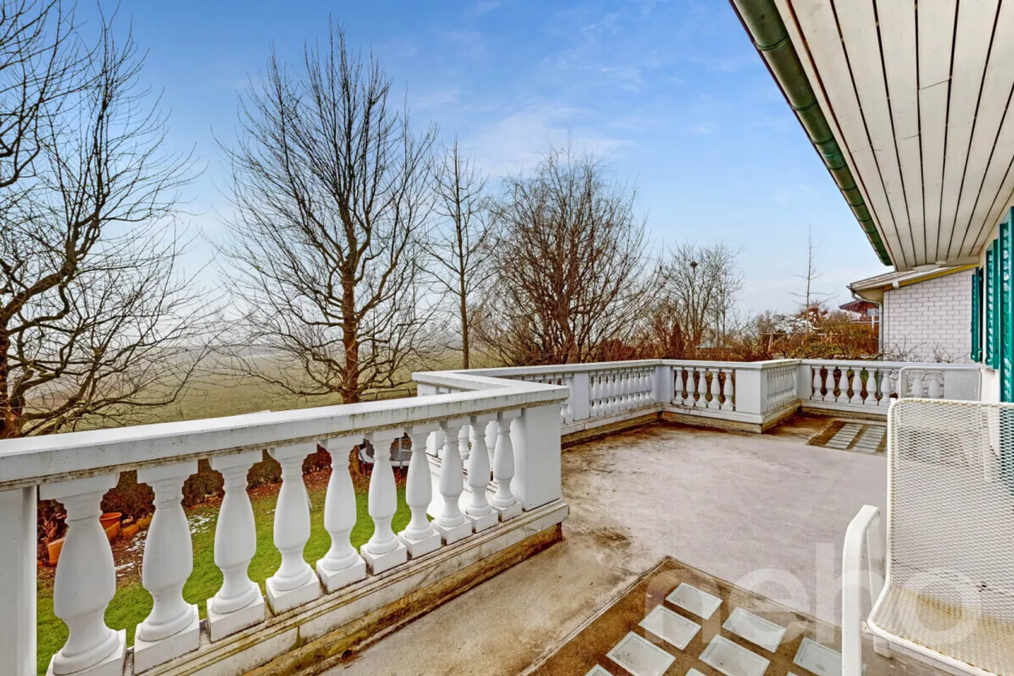 Casa unifamiliare ben tenuta con grande terreno - Foto 8 di 10