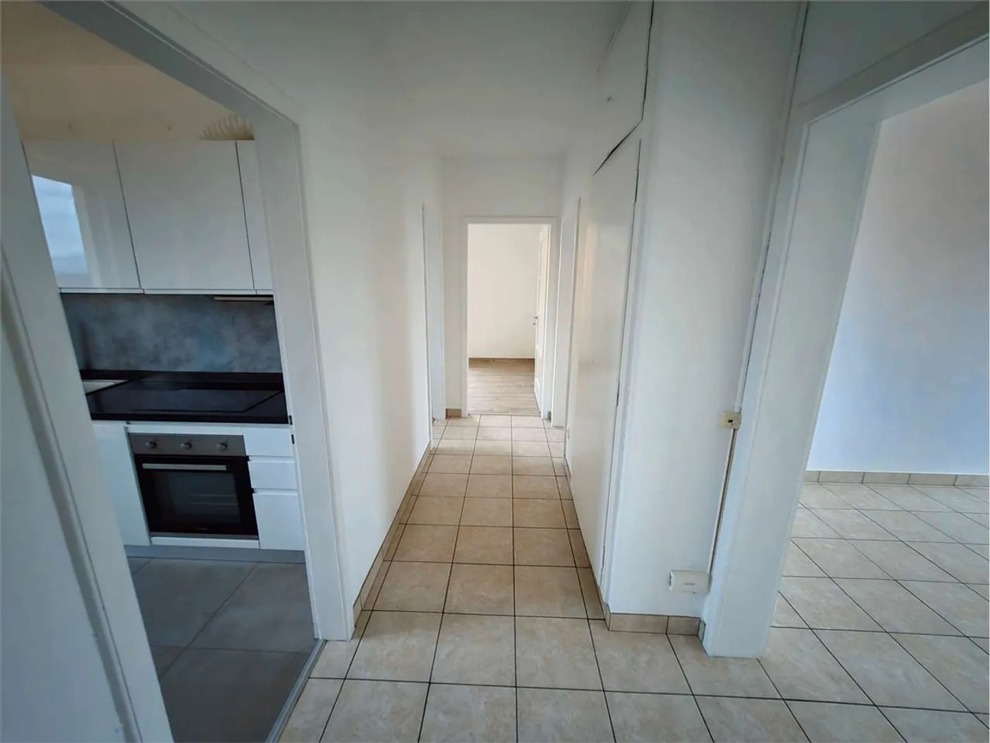 Vacallo - Appartement lumineux de 3 pièces dans un emplacement central avec garage inclus - Photo 3 sur 8