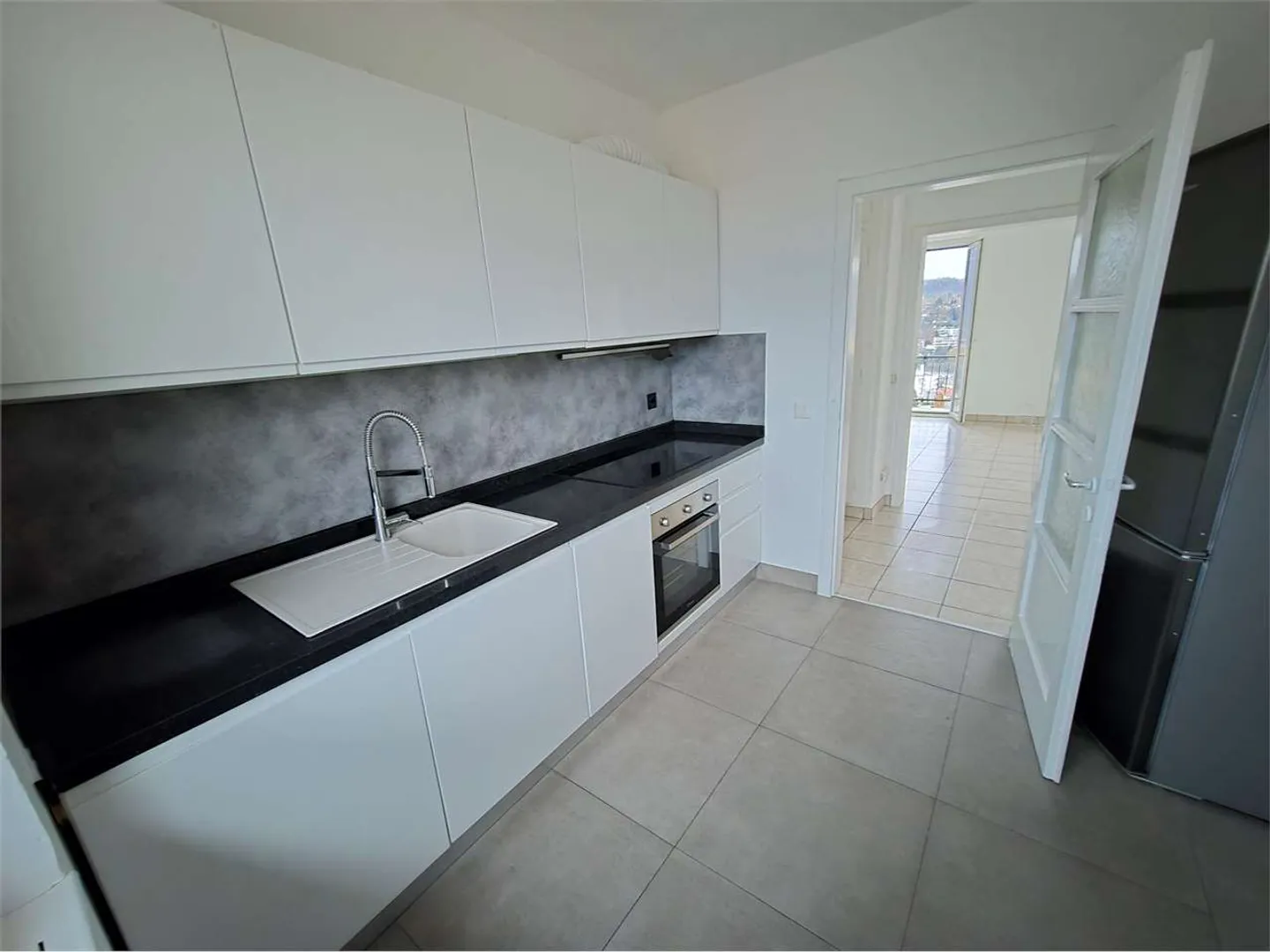 Vacallo - Appartement lumineux de 3 pièces dans un emplacement central avec garage inclus - Photo 7 sur 8