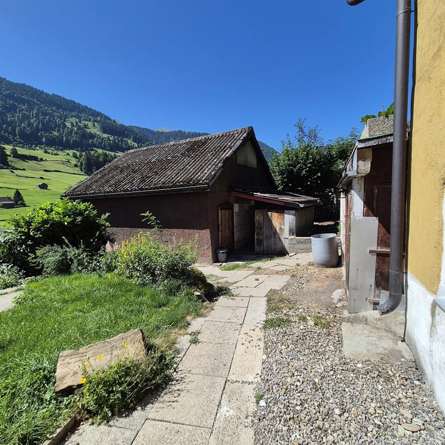 Wohnhaus mit freistehender Doppelgarage und Gartenanlage - Foto 20 di 26