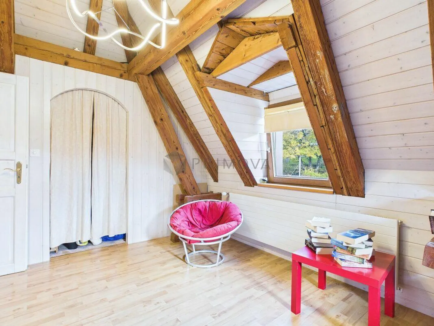 Casa residenziale spaziosa con facile conversione in progetto multi-generazionale - Foto 6 di 10