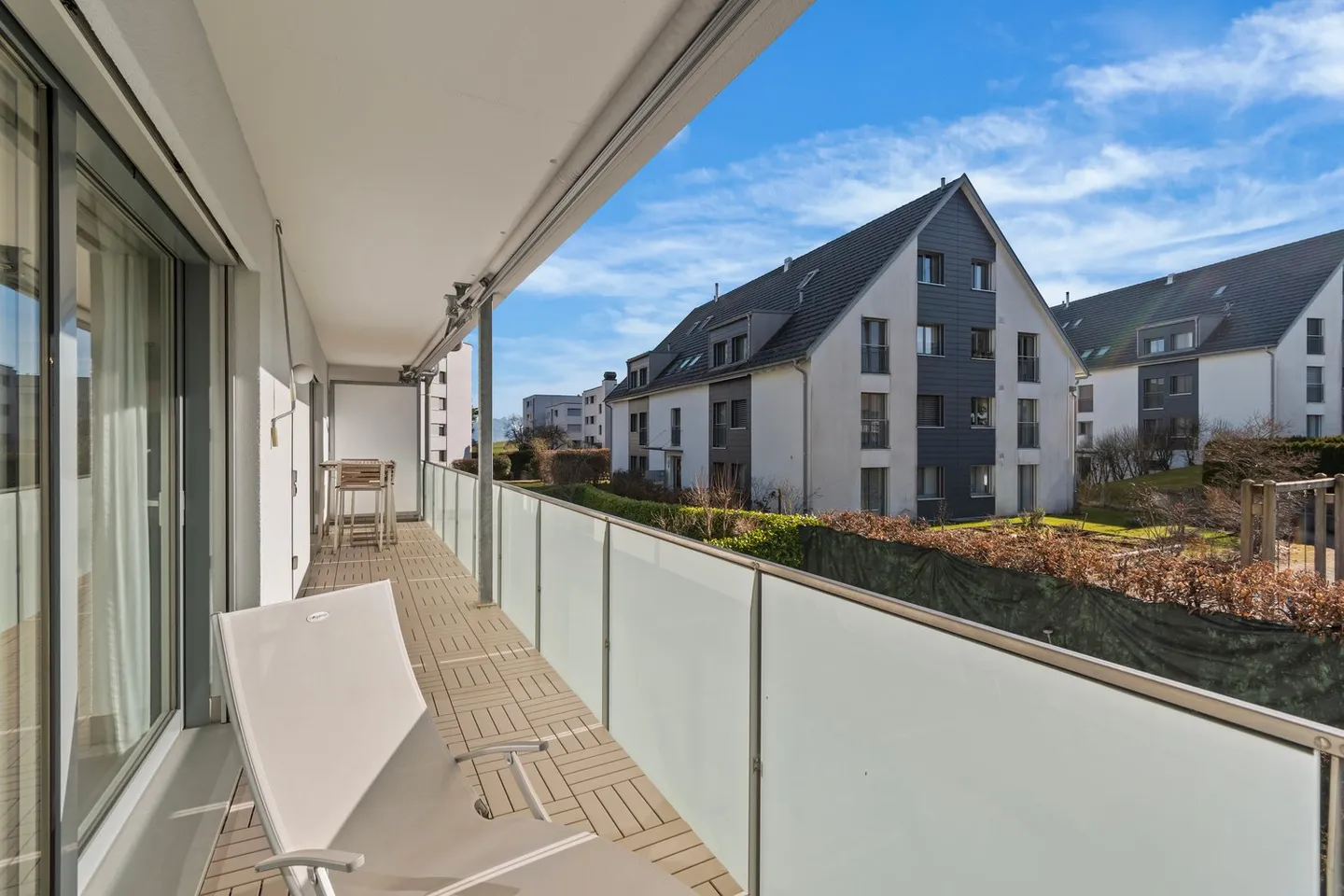 Appartement élégant de 2,5 pièces – prix incluant une place de parking, une salle de loisirs et un grand compartiment de cave - Photo 5 sur 14